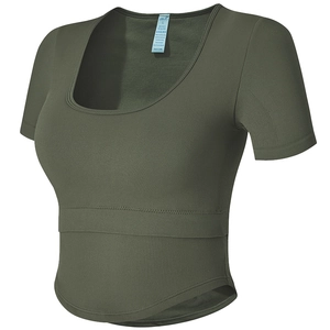 Dunkelgrünes geripptes Yoga Crop Top mit Polstern und weitem Ausschnitt für Sport Fitness