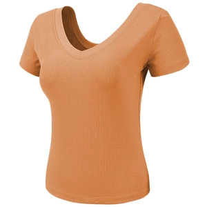 Camiseta deportiva ajustada naranja brillante con cuello en V para mujer en tela acanalada