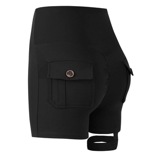 Schwarze Yoga-Cargoshorts mit hoher Taille, Seitentaschen und dekorativem Beingurt