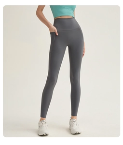 Detailansicht der dunkelgrauen Yoga-Leggings mit hoher Taille und praktischen Seitentaschen