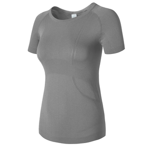 T-shirt de yoga gris foncé ajusté et respirant avec texture mesh pour l'entraînement