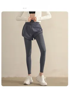 Détail du legging de sport 2-en-1 taille haute avec tissu respirant à séchage rapide
