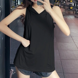 Débardeur de sport noir à capuche pour femme en tissu respirant à séchage rapide pour yoga