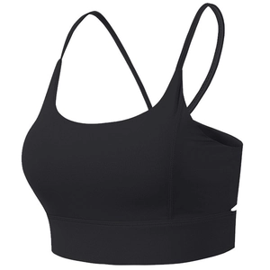 Détail de la brassière noire à fines bretelles croisées et large ourlet pour le maintien