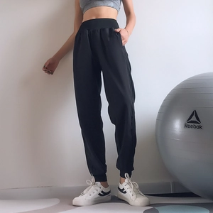 Damen Sport-Jogginghose in Schwarz mit hoher Taille, Seitentaschen und elastischen Bündchen