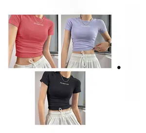 Kurze Fitness-T-Shirts in Rot, Lila und Schwarz mit BALANCE CARE-Schriftzug-Detail