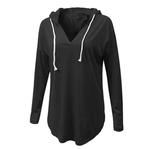 Haut de sport noir ample à capuche pour femme avec col en V et cordons blancs