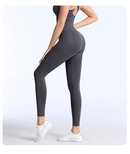 Vue latérale macro du legging de yoga sans couture taille haute avec effet push-up mat