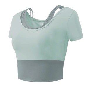 Haut de yoga 2 en 1 vert menthe à manches courtes avec bretelles grises et tissu sec