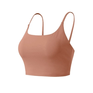 Reggiseno sportivo rosa terracotta con spalline sottili e scollo quadrato su sfondo bianco