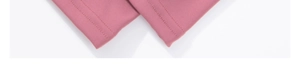 Detailansicht der professionellen Doppelnaht-Manschette an der Yoga-Jacke aus Stretch