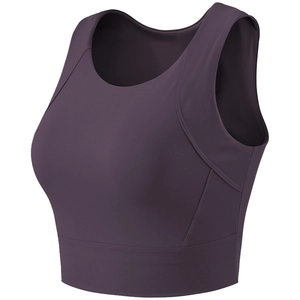 Vue détaillée du soutien-gorge de sport violet foncé à fort impact avec dos nageur