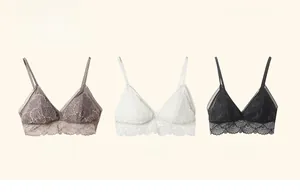 Trois bralettes en soie couleur café, blanc et noir avec bordure en dentelle festonnée