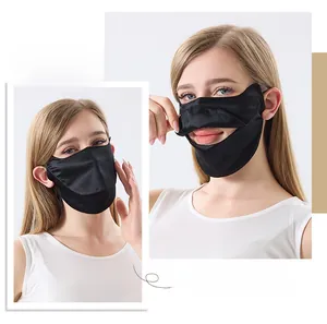 Détail du masque de protection solaire en soie de mûrier respirant avec ouverture nasale