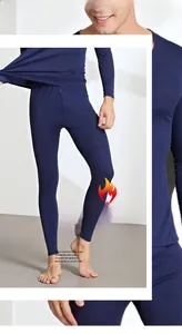 Dettaglio dei leggings in lana da uomo che mostra la maglia fine e la vestibilità