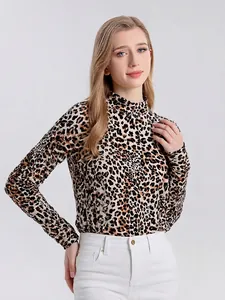 T-Shirt Élégant Imprimé Léopard Manches Longues Col Montant pour Femmes Mélange de Soie de Mûrier et Coton Haut Décontracté Coupe Ajustée