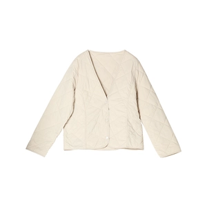 Damenjacke in Beige, gesteppt mit V-Ausschnitt und klassischen Rautenmustern