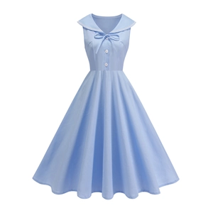 Robe de soirée trapèze sans manches bleu clair avec col marin et détails en dentelle