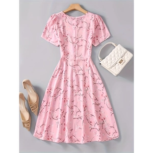 Slim fit short sleeve floral dress with round neck and vintage pink flower print pattern