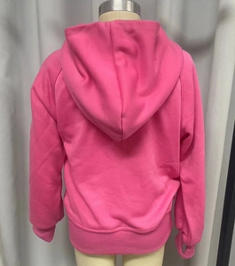 Vue arrière du sweat à capuche rose pour enfant avec poignets côtelés et passe-pouces