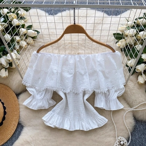 Camicetta da Donna Elegante con Spalle Scoperte in Pizzo Bianco Ricamata Traforata con Volant e Vita a Punto Smock Maniche a Sbuffo