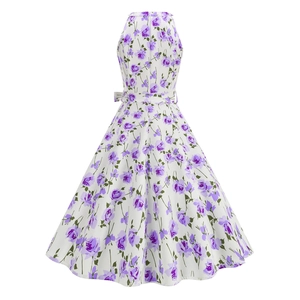Detailansicht von Vintage-Blumenmuster mit Neckholder und Schleifengürtel am A-Linien-Kleid