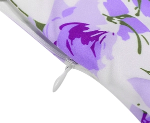 Detailansicht des hochwertigen unsichtbaren Reißverschlusses am Kleid mit Blumenmuster