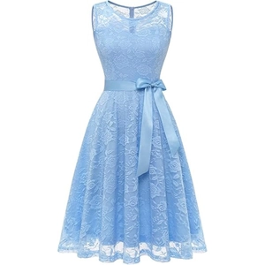 Robe demoiselle d'honneur en dentelle bleu clair avec col en V et nœud à la taille