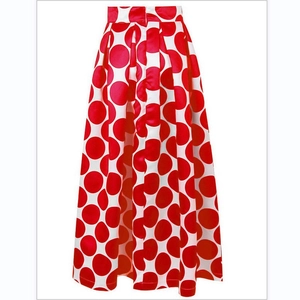 Jupe trapèze vintage à taille haute avec pois rouges vifs sur fond blanc pur