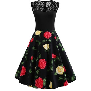 Robe rétro sans manches avec patchwork en dentelle et imprimés de roses rouges
