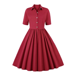 Robe chemise vintage bordeaux à manches courtes avec boutons et silhouette plissée en A