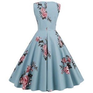 Detail of the back invisible zipper on this vintage blue rose floral A-line dress