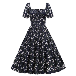 Robe vintage française bleu foncé à col carré avec jupe à fleurs à trois niveaux