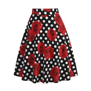 Gonna a trapezio vintage a vita alta con pois neri e stampe floreali di rose rosse