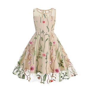 Elegante mouwloze prinsessenjurk voor meisjes met kleurrijk bloemenborduurwerk op beige tule