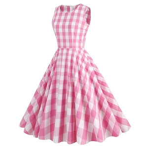 Robe vintage sans manches style années 50 à carreaux vichy rose avec taille cintrée