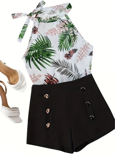 Flachbild-Set mit tropischem Neckholder-Top und schwarzen Shorts mit hohen Bund und Goldknöpfen