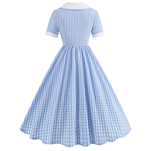 Robe trapèze vintage à carreaux bleu clair, col blanc et manches courtes, vue de dos
