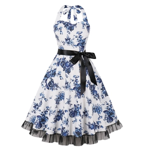 Abito vintage anni '50 con stampa a rose blu, cintura di raso e bordo in rete nera