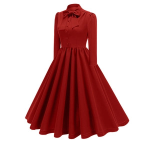 Robe vintage rouge foncé à manches longues avec col à nœud et jupe trapèze boutonnée
