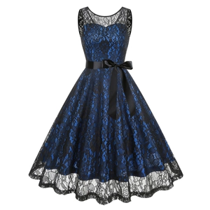 Robe cocktail évasée vintage sans manches en dentelle avec doublure bleue et ceinture