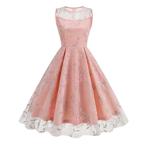 Robe de soirée rose vintage sans manches en tulle avec broderies florales élégantes