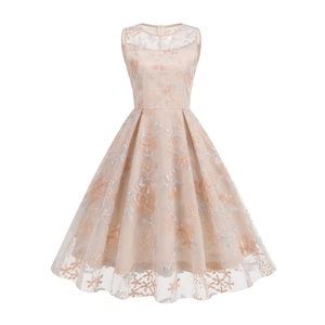 Robe de soirée trapèze sans manches champagne avec broderie florale et col rond élégant