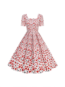 Robe trapèze vintage à encolure carrée et imprimé cœur rouge sur fond blanc