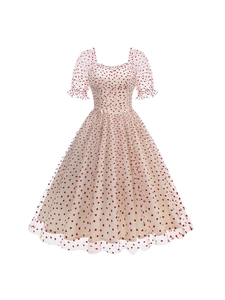 Abito vintage con stampa a cuori, scollo quadrato e maniche a sbuffo in tulle a trapezio