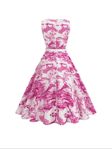 Vue arrière d'une robe midi sans manches avec imprimé Toile de Jouy rose et ceinture blanche
