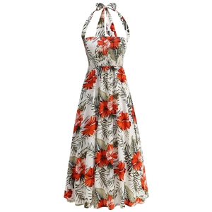 Détail de robe dos nu imprimé tropical avec bustier élastique et motifs hibiscus