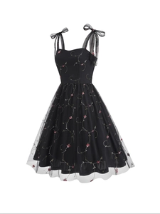 Französisches Vintage A-Linie Netzkleid in Schwarz mit Stickerei und Schleifen