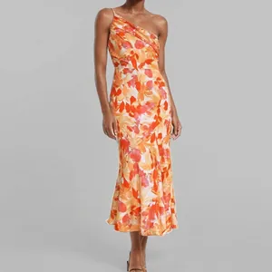 Elegantes One-Shoulder-Maxikleid mit Blumenmuster, Fischschwanzsaum und abstraktem Print