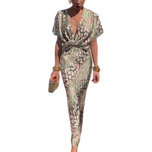 Robe longue sexy à col en V, taille nouée et imprimé animal abstrait vert et rose